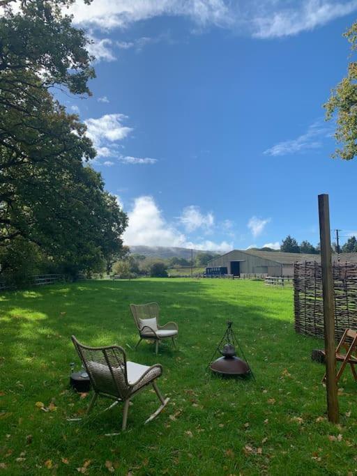 Villa Aspen Leaves: The Perfect Farm Retreat à Graffham Extérieur photo