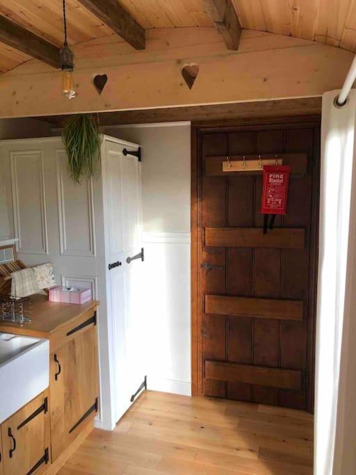Villa Aspen Leaves: The Perfect Farm Retreat à Graffham Extérieur photo