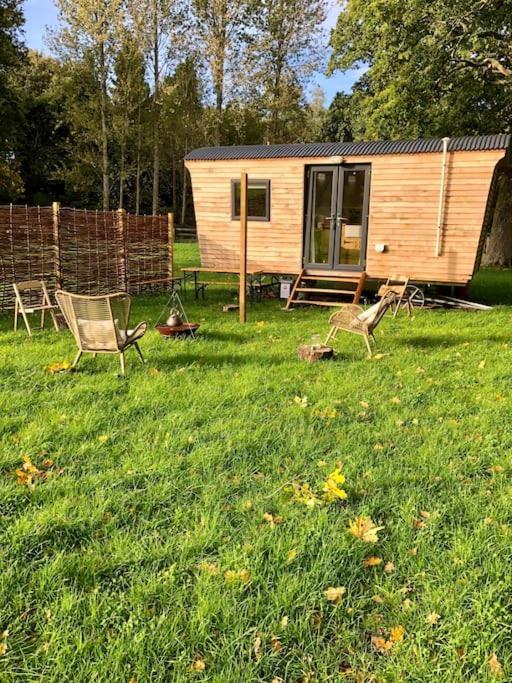 Villa Aspen Leaves: The Perfect Farm Retreat à Graffham Extérieur photo